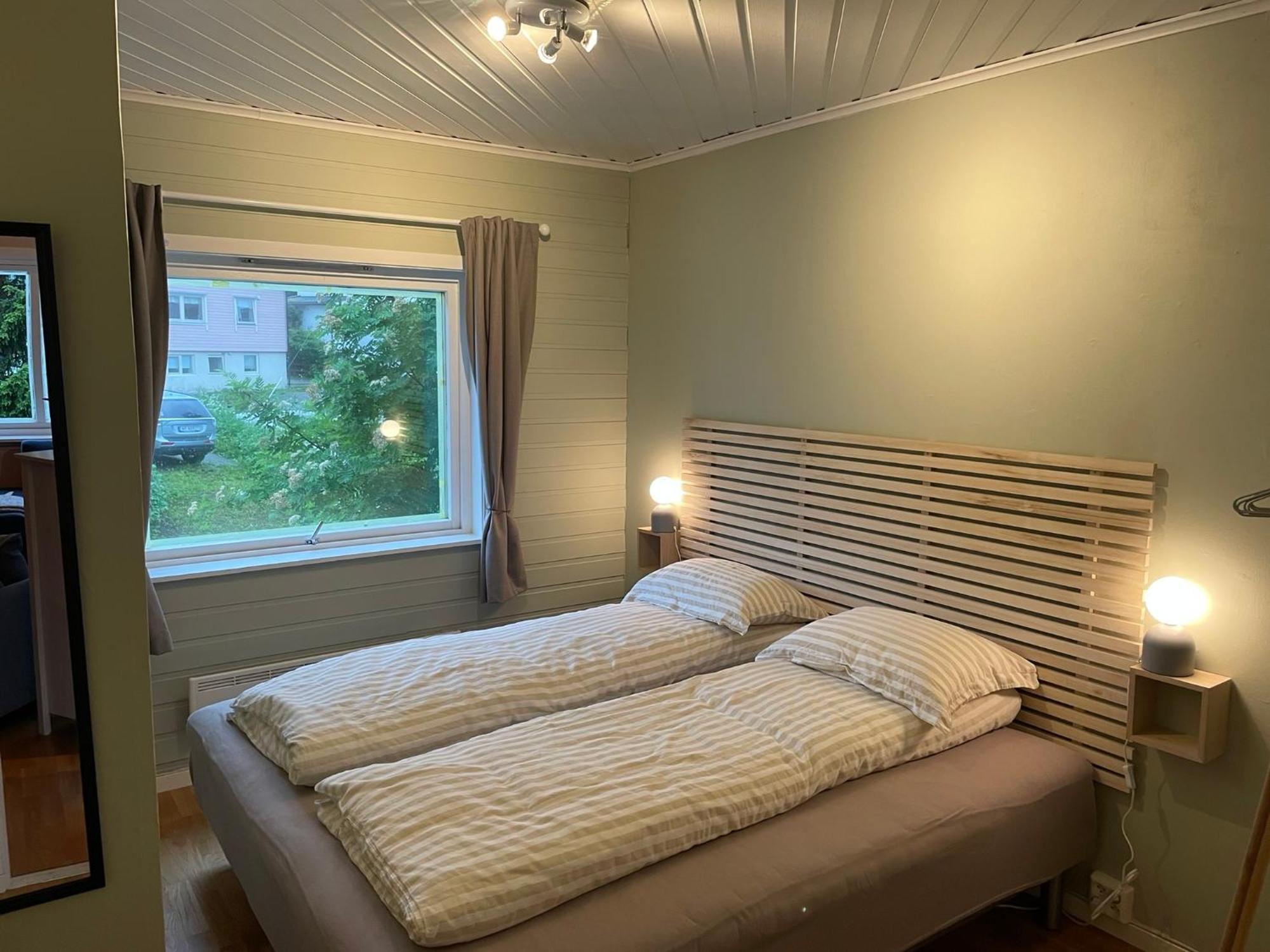Centrally Located Apartment In Classic Townhouse Tromso Bagian luar foto